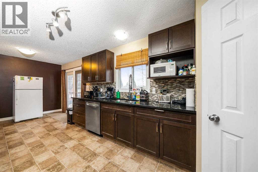 62 Rossland Way Se, Medicine Hat, Alberta  T1B 2C2 - Photo 10 - A2293299