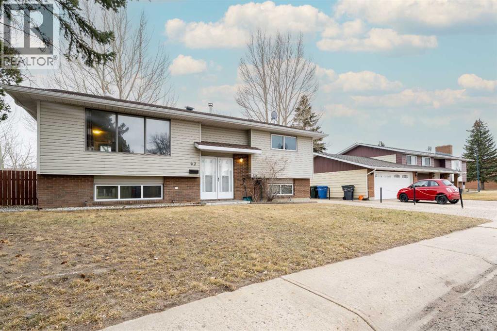 62 Rossland Way Se, Medicine Hat, Alberta  T1B 2C2 - Photo 2 - A2293299