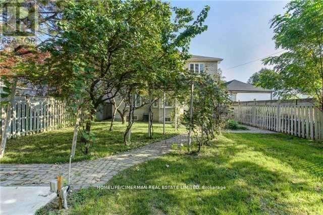 18 Newton Drive, Toronto, Ontario  M2M 2M7 - Photo 19 - C13080410