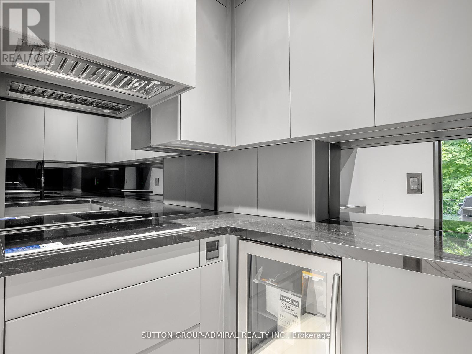 157 Old Forest Hill Road, Toronto, Ontario  M5N 2N7 - Photo 21 - C13080540