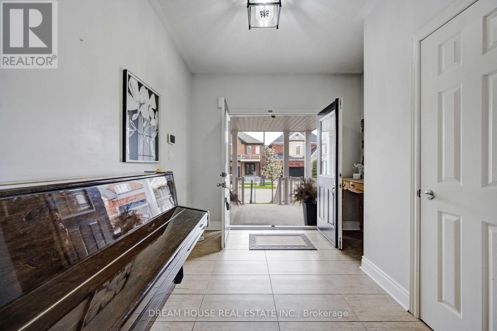 353 Michener Place, Milton, Ontario  L9T 8P4 - Photo 6 - W13080424