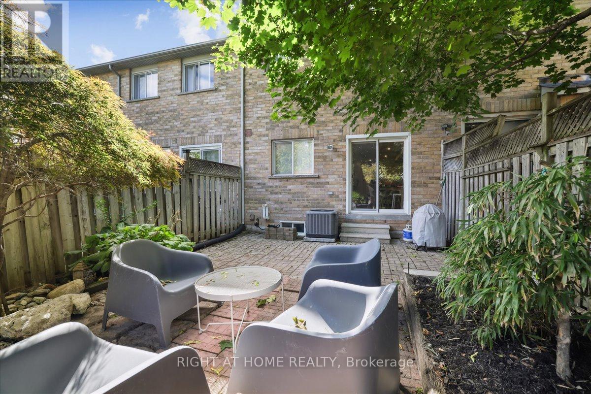 555 Taylor Crescent, Burlington, Ontario  L7L 6J7 - Photo 32 - W13080472