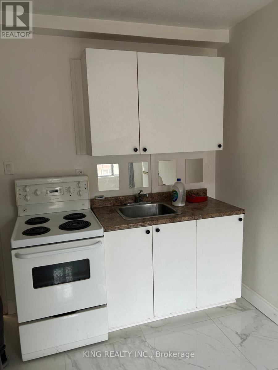 202 - 2 Elm Grove Avenue, Toronto, Ontario  M6K 2J1 - Photo 4 - W13080500