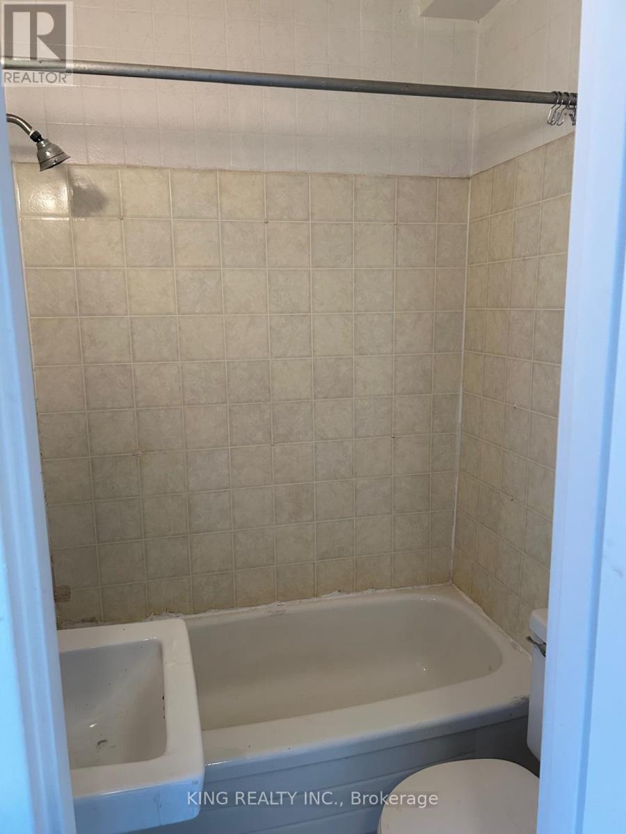 202 - 2 Elm Grove Avenue, Toronto, Ontario  M6K 2J1 - Photo 8 - W13080500
