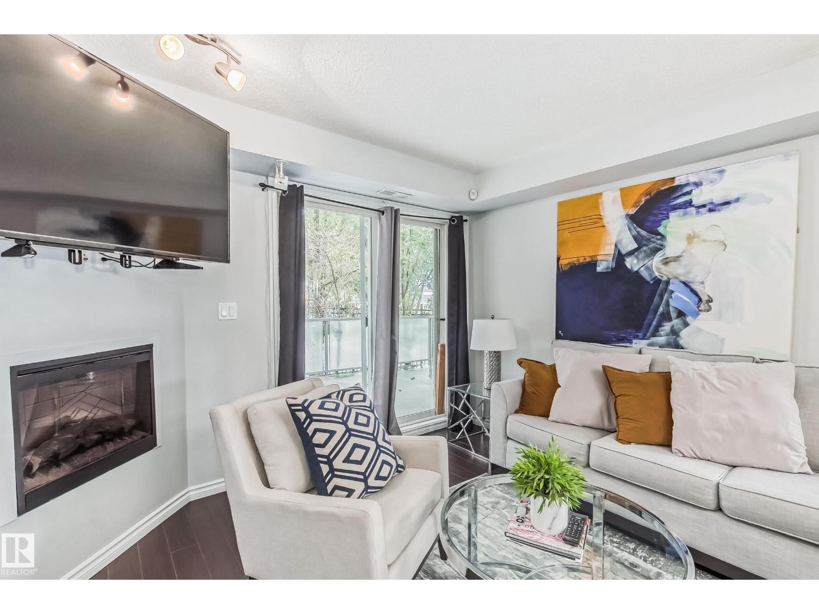 #115 10118 106 Av NW, Edmonton, Alberta  T5H 0B8 - Photo 2 - E4440360
