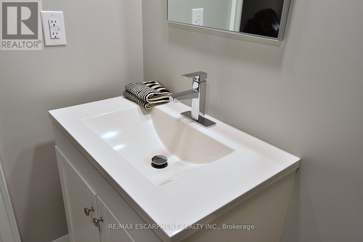 49 Riveroaks Drive, Hamilton, Ontario  L0R 1W0 - Photo 24 - X13080420