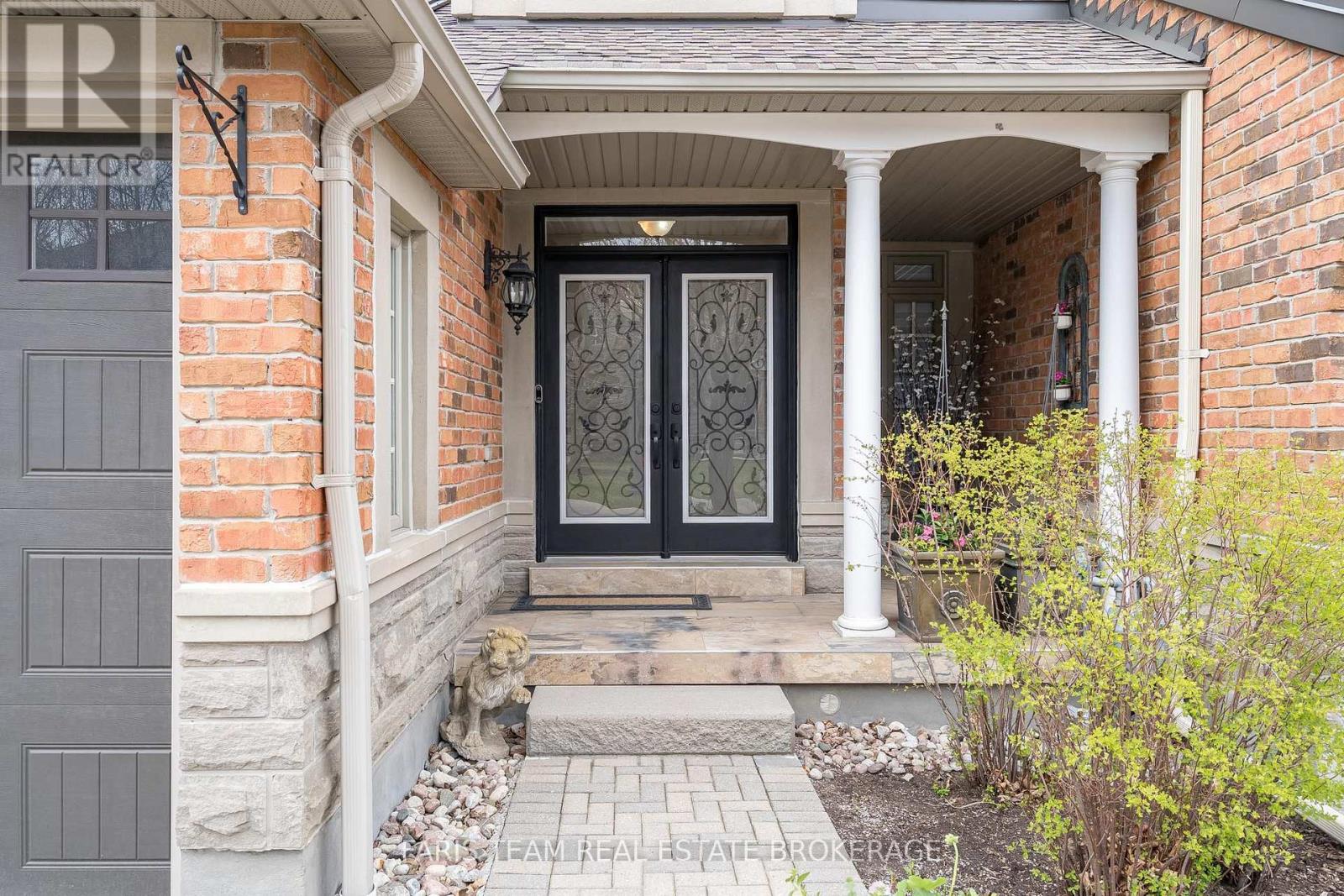 10 Wilton Trail, Aurora, Ontario  L4G 7S9 - Photo 4 - N13077370