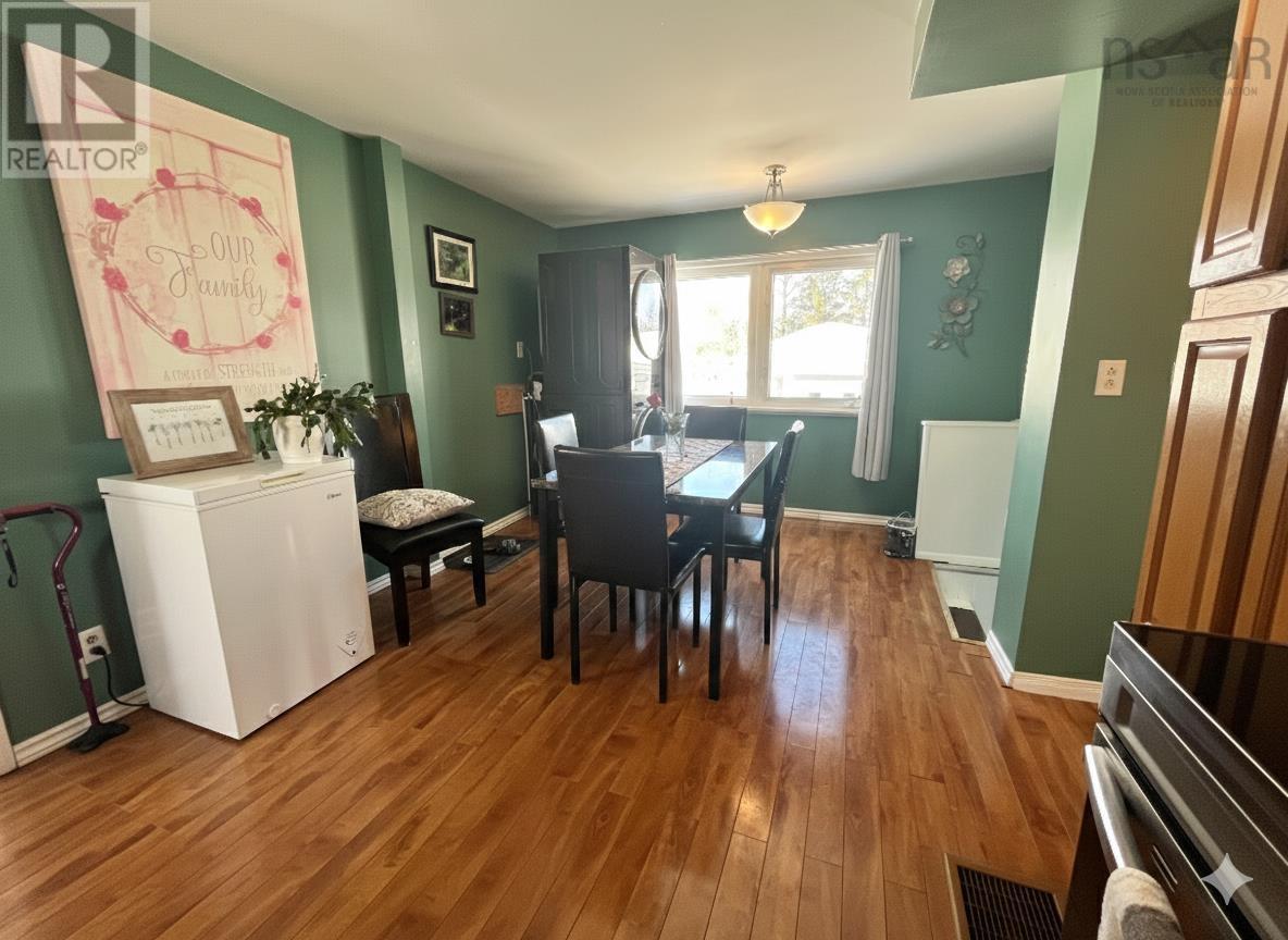 66 Mcgee Street, Springhill, Nova Scotia  B0M 1X0 - Photo 7 - 202602974