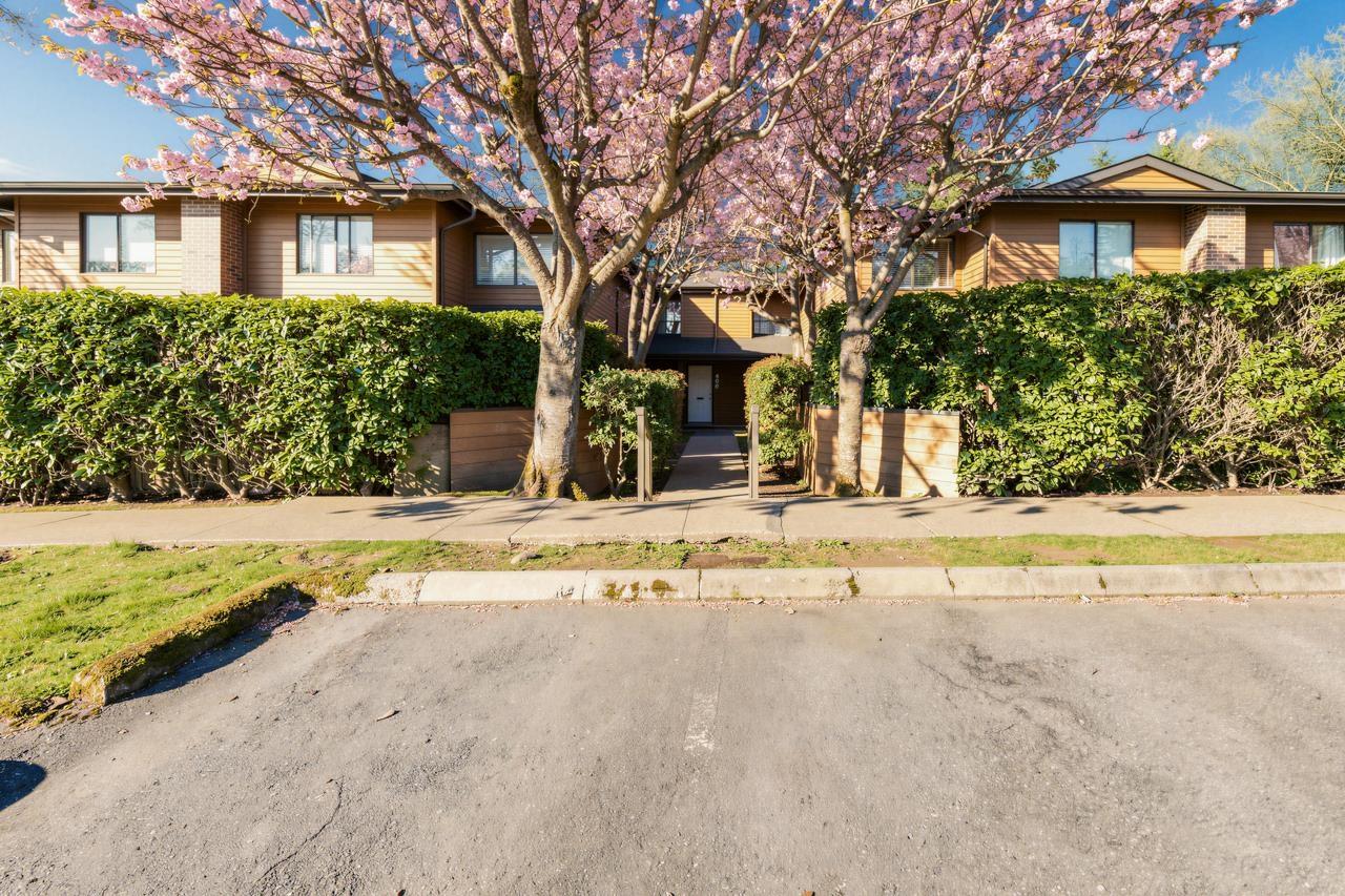 406 10620 150 Street, Surrey, British Columbia  V3R 7S1 - Photo 2 - R3114263