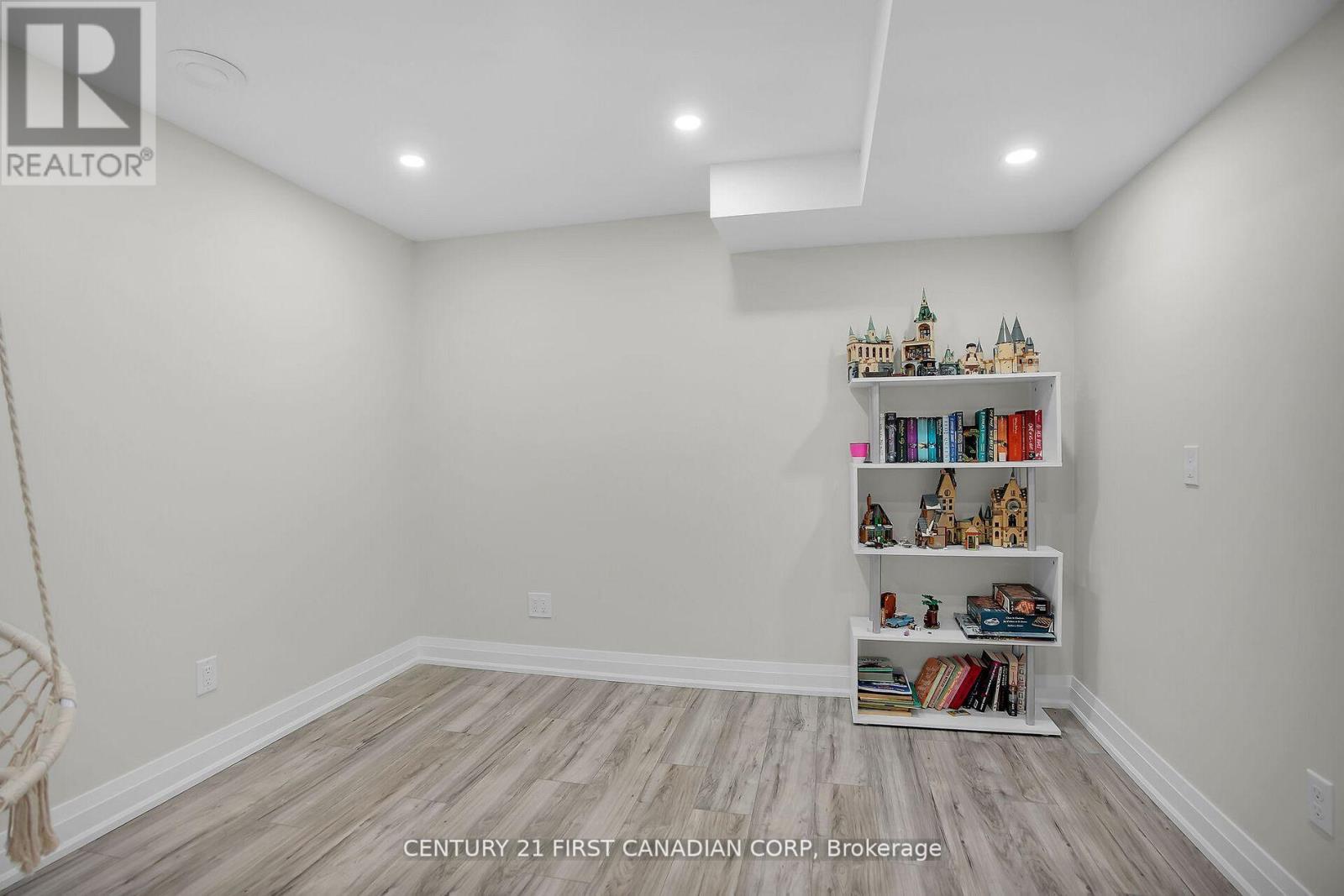 90 Pebblecreek Walk W, London North, Ontario  N6G 0K6 - Photo 46 - X13080586
