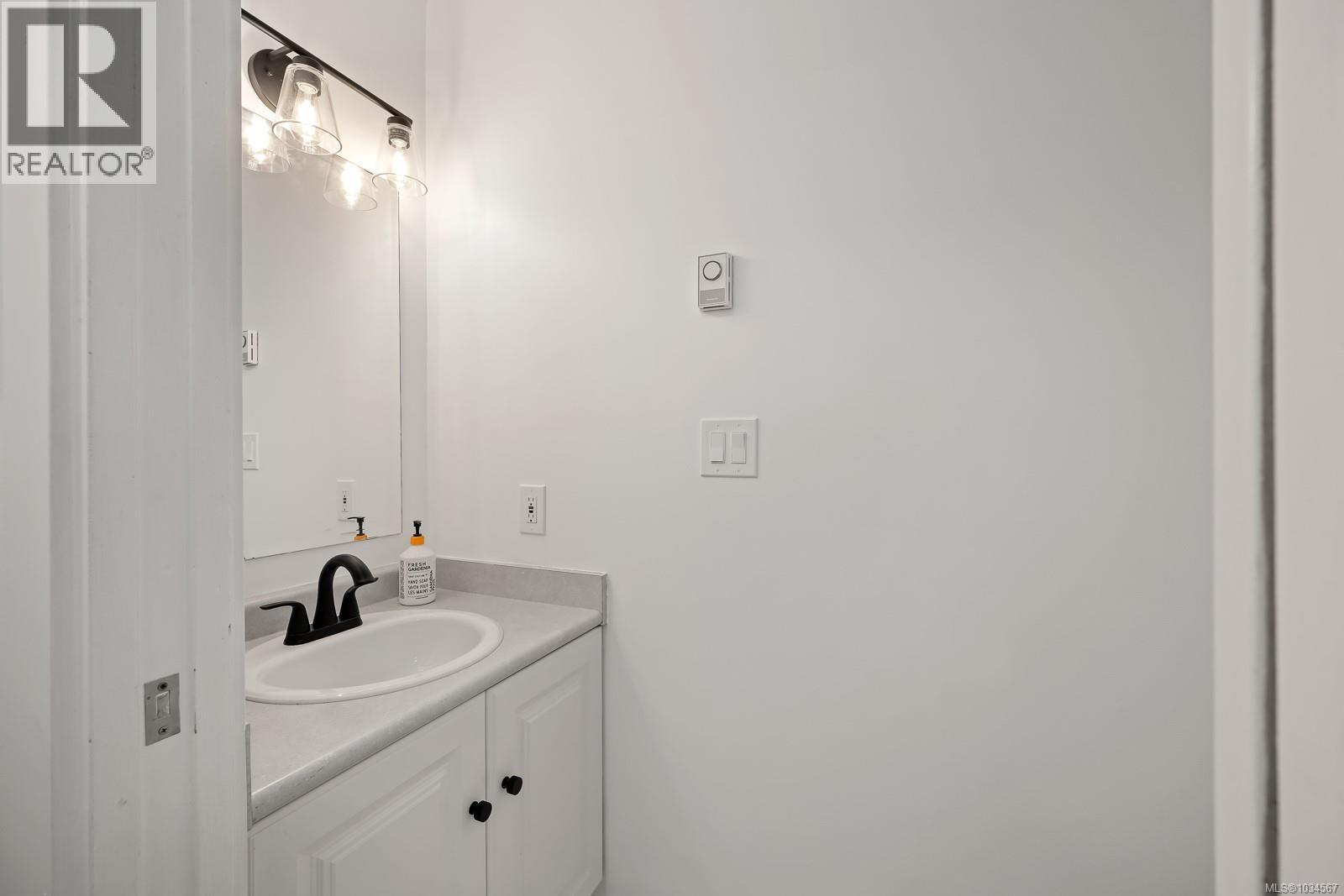 9 2625 Muir Rd, Courtenay, British Columbia  V9N 8Z4 - Photo 9 - 1034567