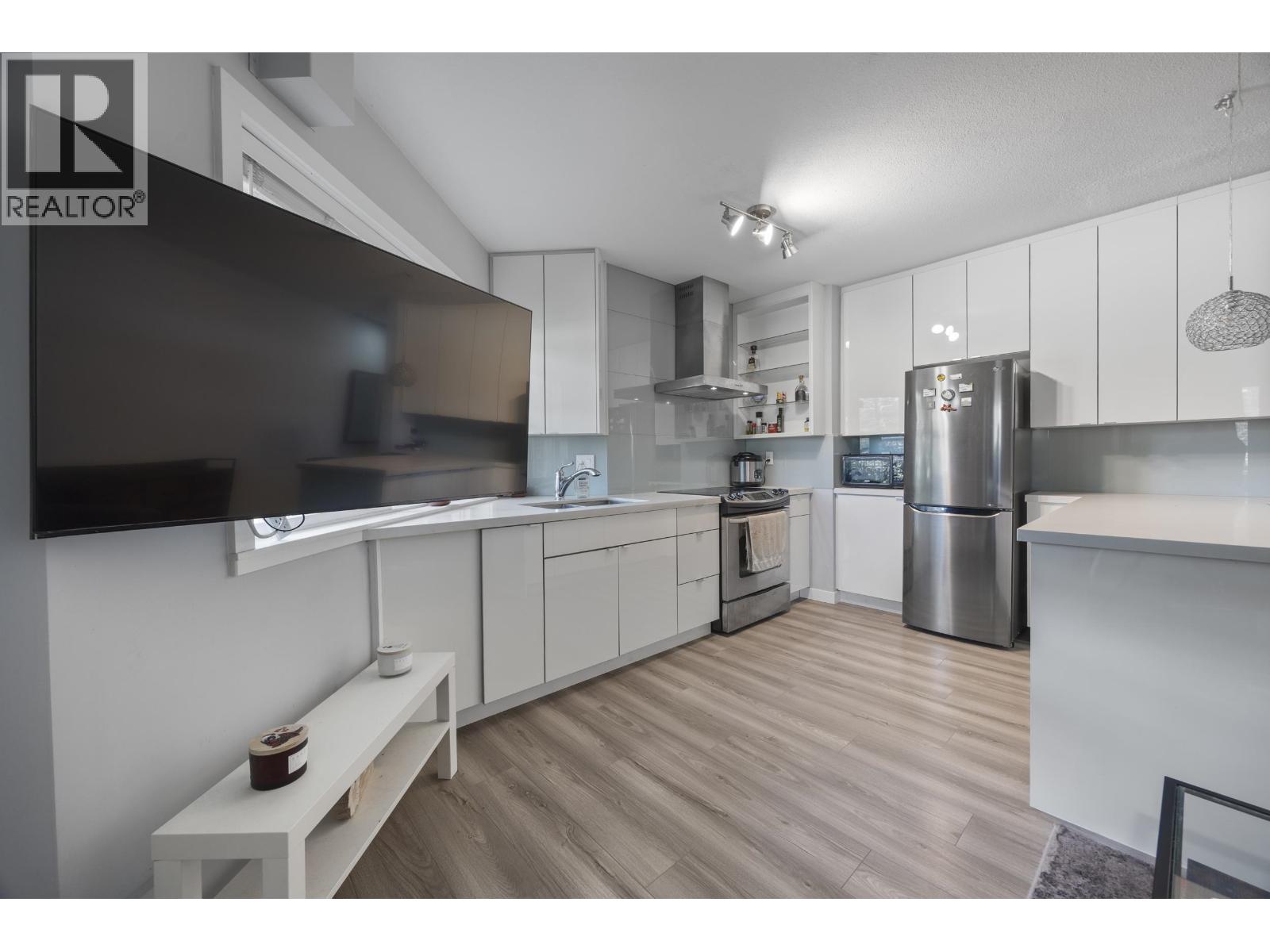 106 1988 E 37th Avenue, Vancouver, British Columbia  V5P 1G1 - Photo 2 - R3118885