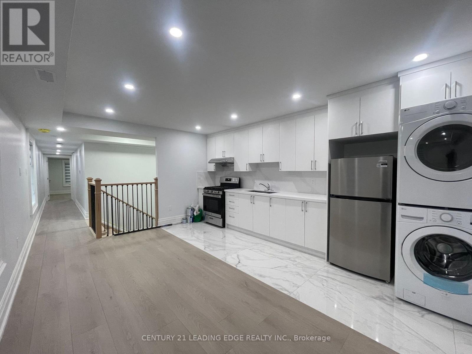 15 ANDREW AVENUE, Toronto, Ontario