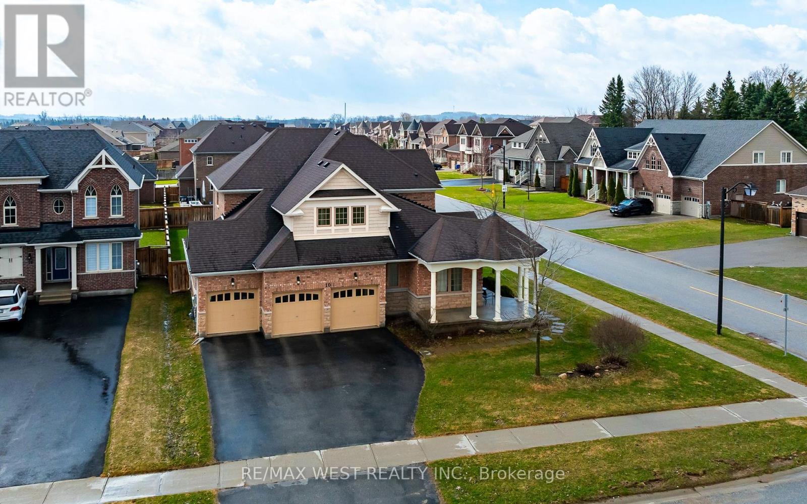 10 STONEGATE AVENUE, Mono, Ontario