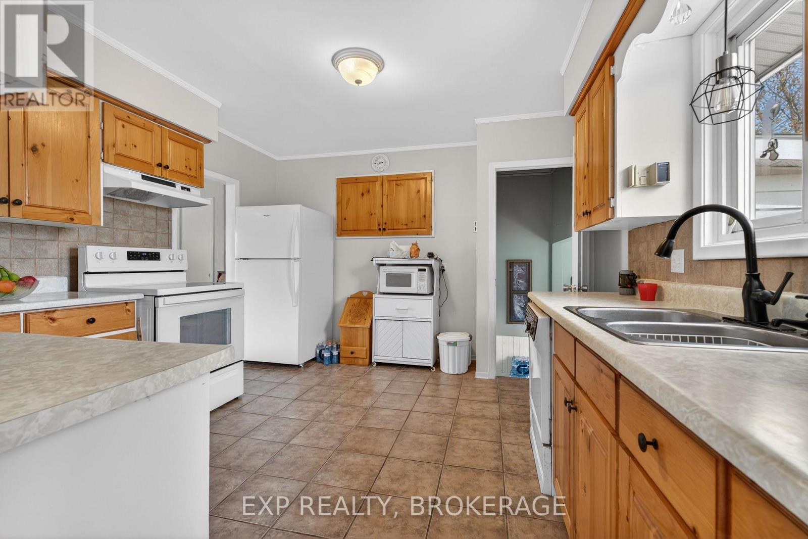 29 Hillcrest Street, Frontenac Islands, Ontario  K0H 2Y0 - Photo 10 - X13080700