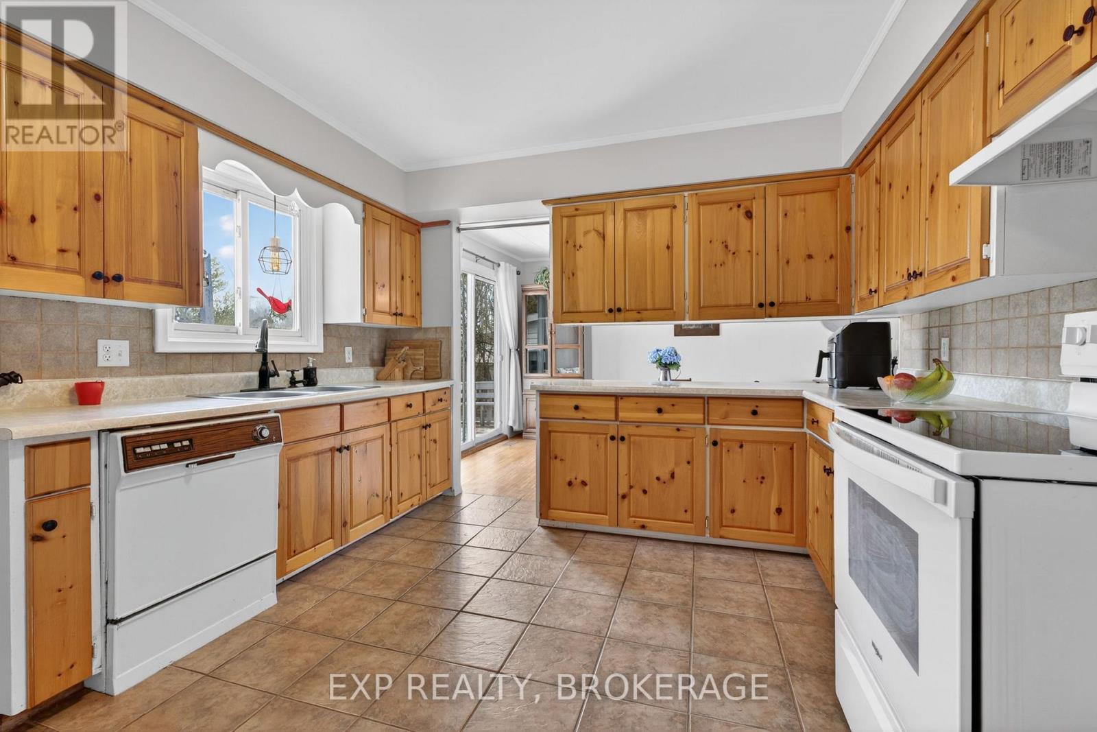 29 Hillcrest Street, Frontenac Islands, Ontario  K0H 2Y0 - Photo 12 - X13080700