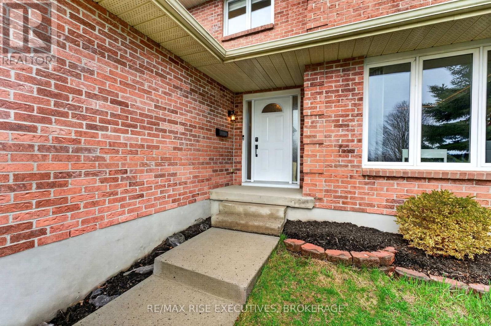1220 Humberside Drive, Kingston, Ontario  K7P 2P3 - Photo 2 - X13080746