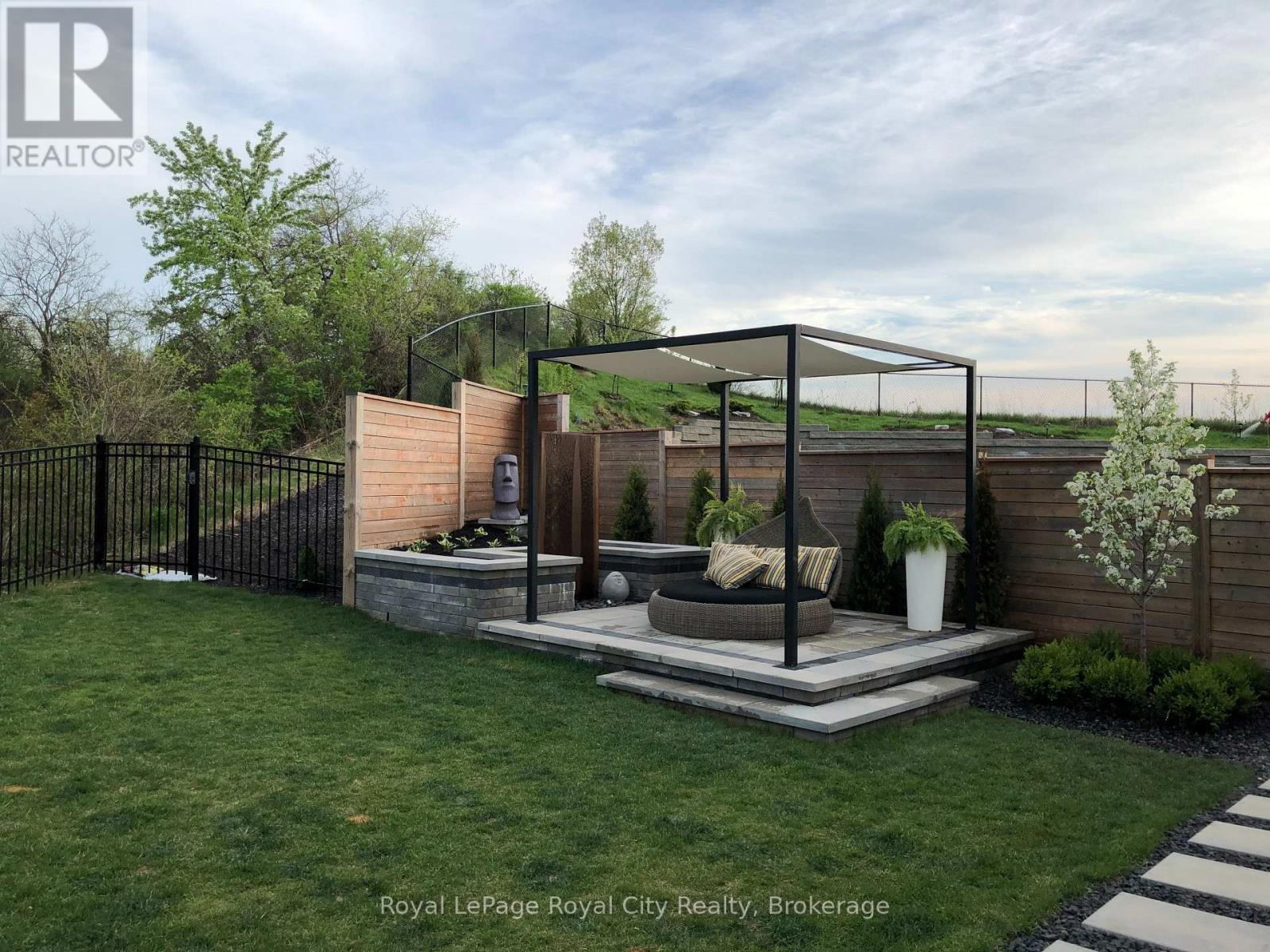 303 Gosling Gardens, Guelph, Ontario  N1L 0M1 - Photo 40 - X13080650