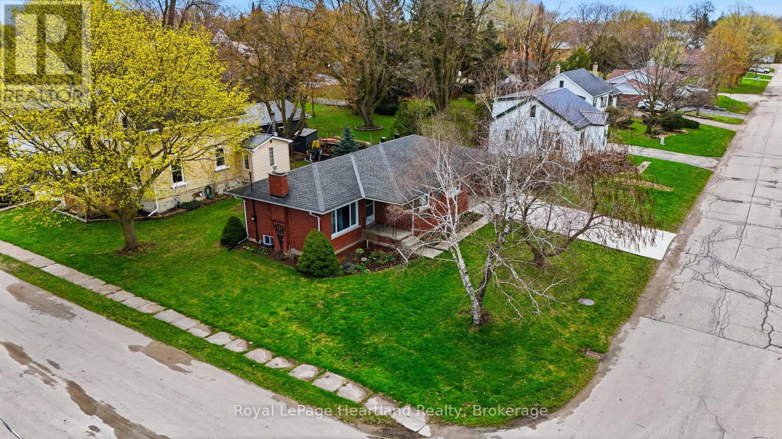 170 Queen Street S, Minto, Ontario  N0G 1Z0 - Photo 30 - X13080810