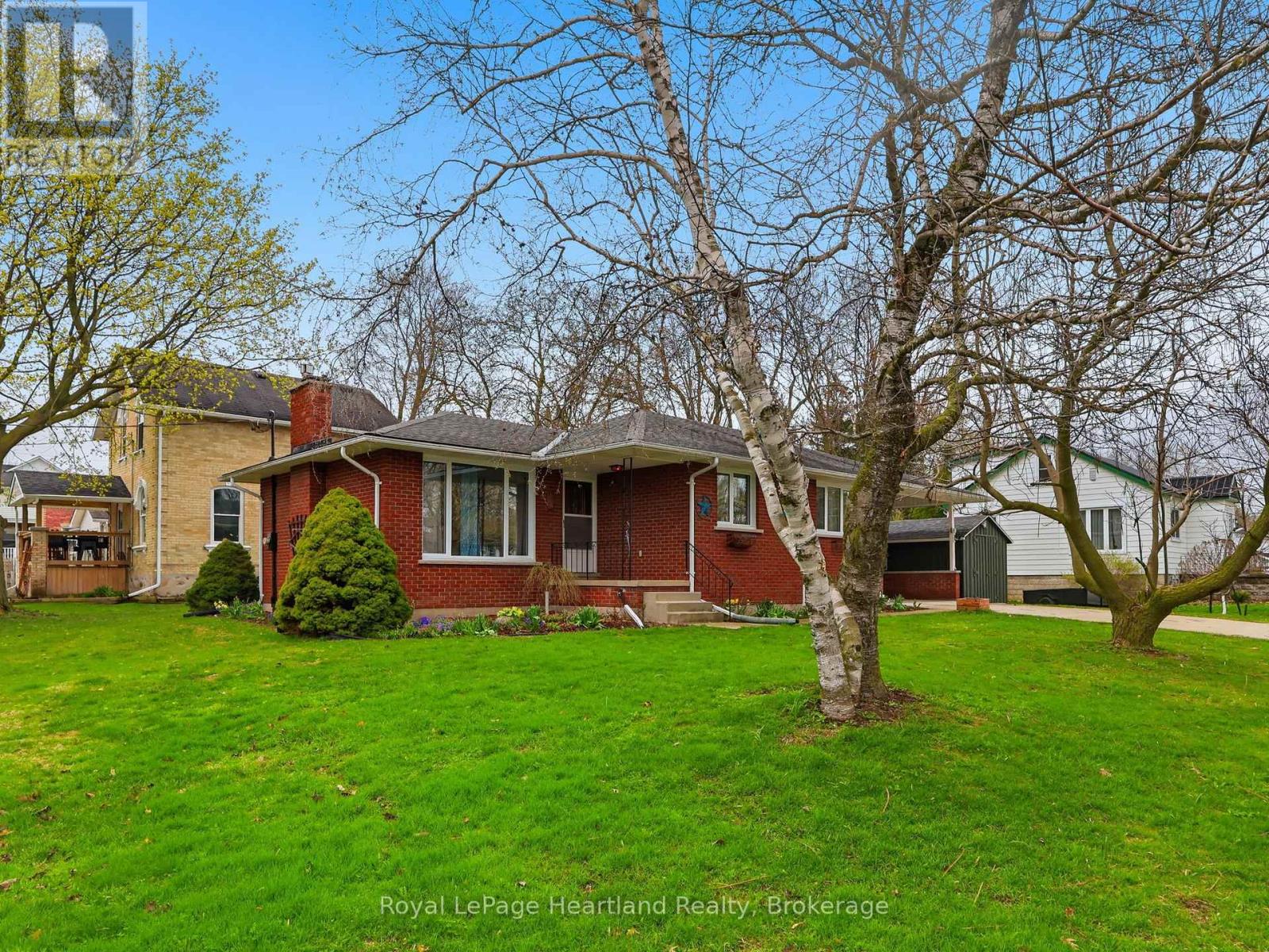 170 Queen Street S, Minto, Ontario  N0G 1Z0 - Photo 5 - X13080810