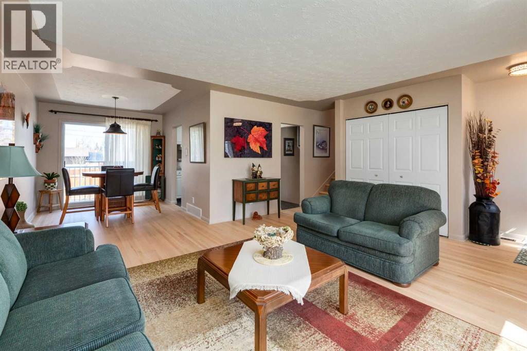 24 Hobart Road SW, Calgary, Alberta  T2V 3K1 - Photo 9 - A2301467