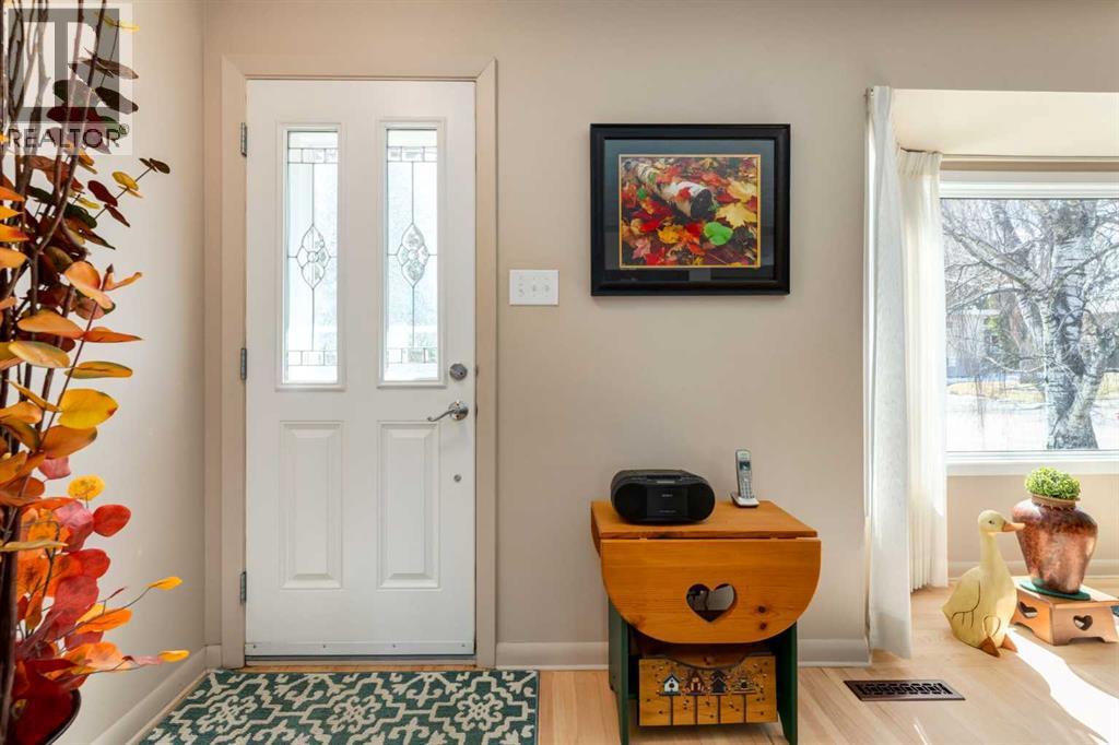 24 Hobart Road SW, Calgary, Alberta  T2V 3K1 - Photo 2 - A2301467