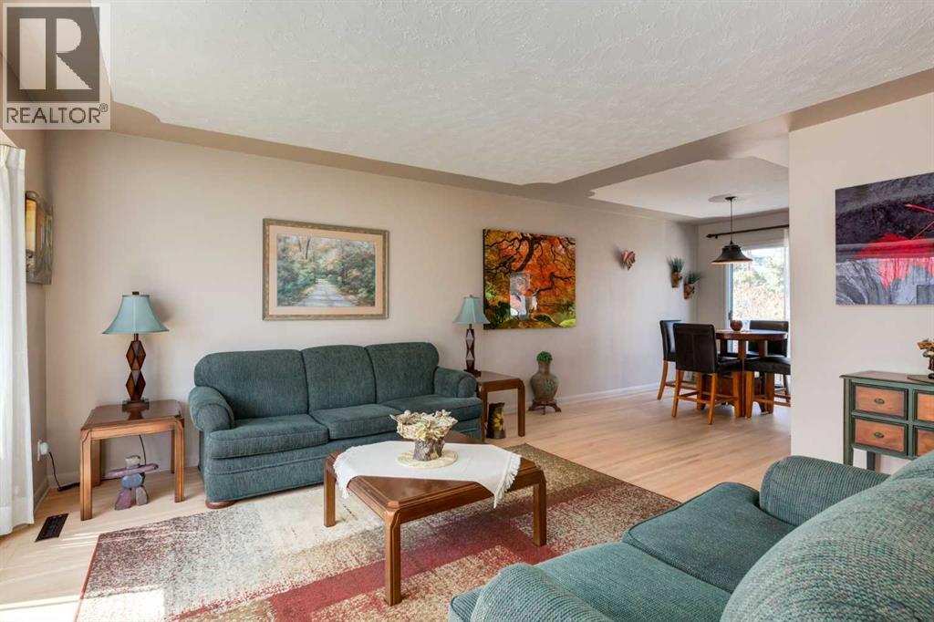 24 Hobart Road SW, Calgary, Alberta  T2V 3K1 - Photo 4 - A2301467