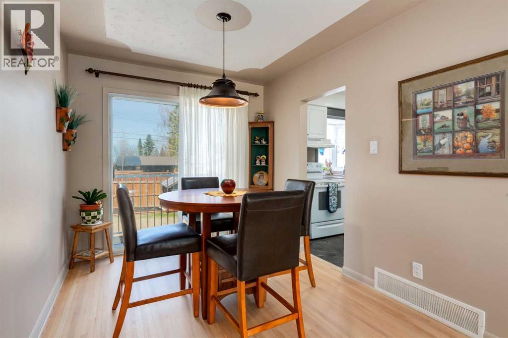 24 Hobart Road SW, Calgary, Alberta  T2V 3K1 - Photo 11 - A2301467