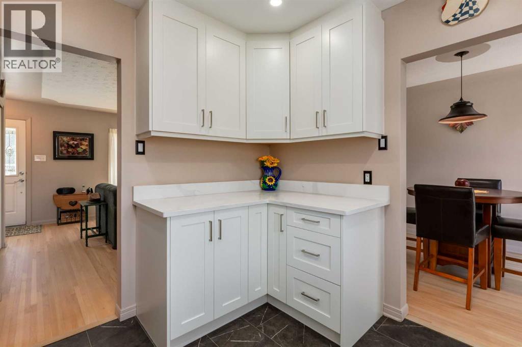 24 Hobart Road SW, Calgary, Alberta  T2V 3K1 - Photo 16 - A2301467