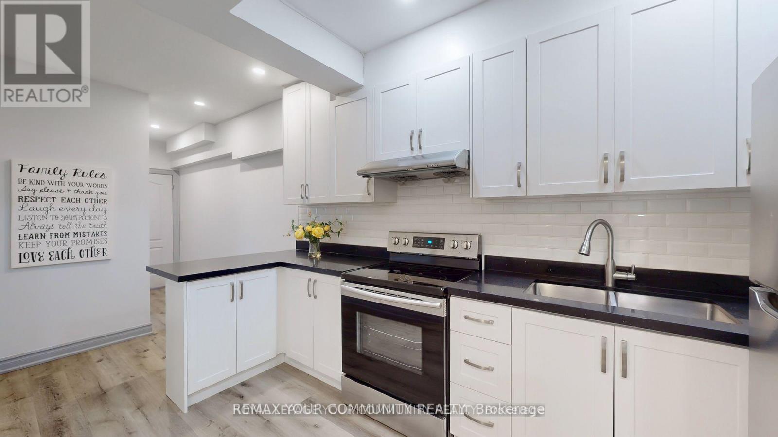 C - 586 Parliament Street, Toronto, Ontario  M4X 1P8 - Photo 5 - C13080606