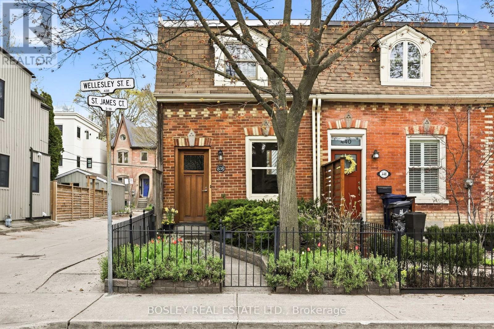 438 WELLESLEY STREET E, Toronto, Ontario