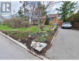13 CROWNHILL STREET, Ottawa, Ontario