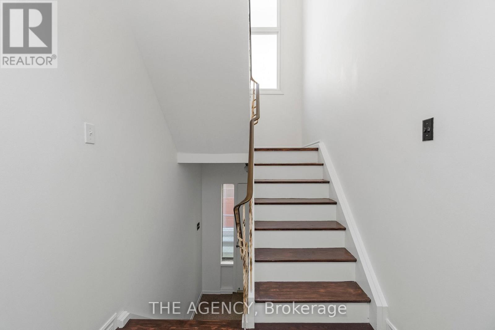 402 Kingston Road, Toronto, Ontario  M4L 1T9 - Photo 14 - E13080670