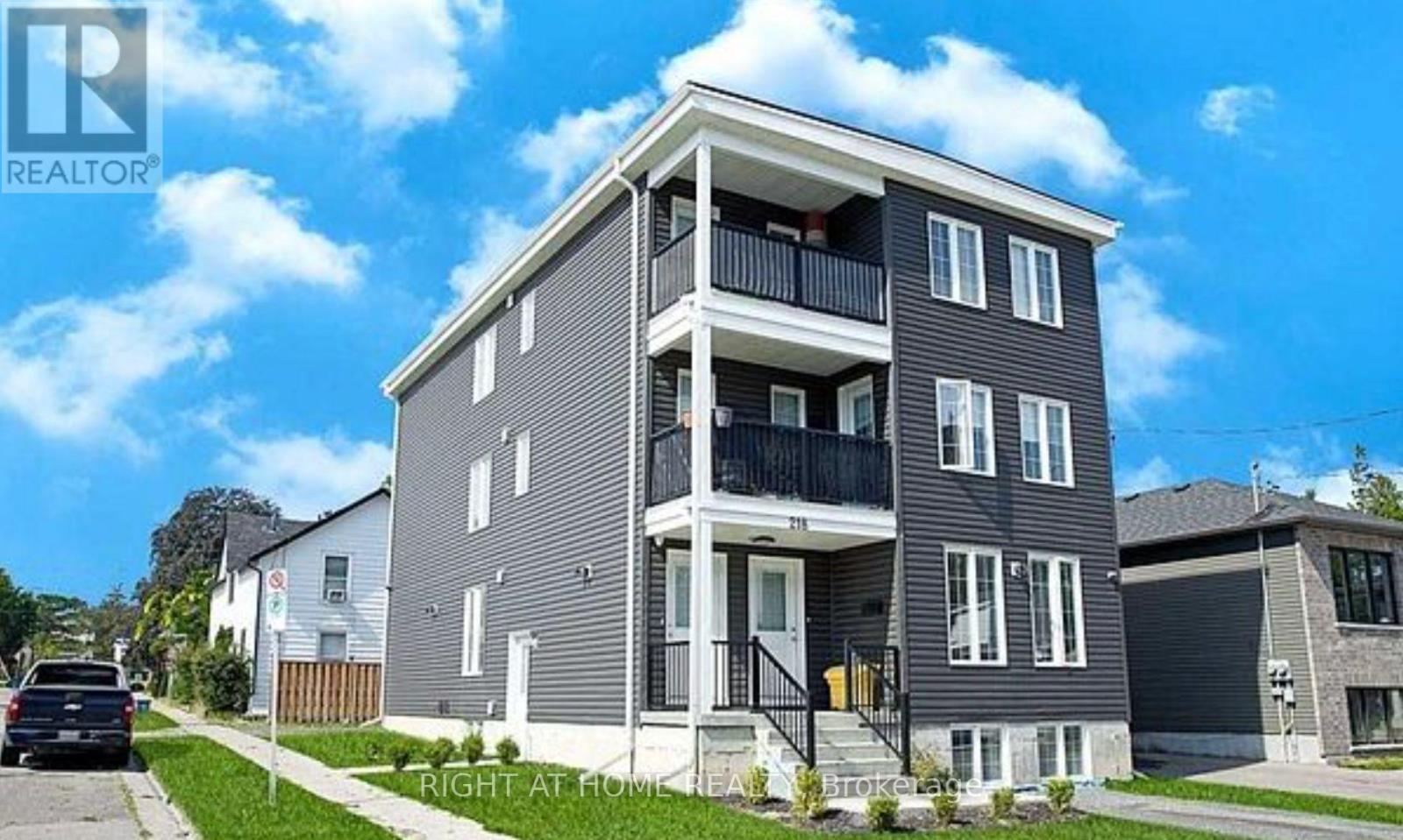LOWER - 218 CELINA STREET, Oshawa, Ontario