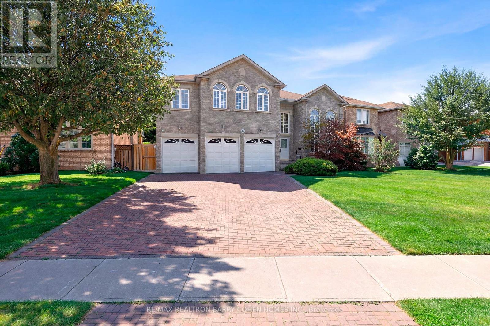 19 Risebrough Avenue, Toronto, Ontario  M2M 2E2 - Photo 2 - C12916730