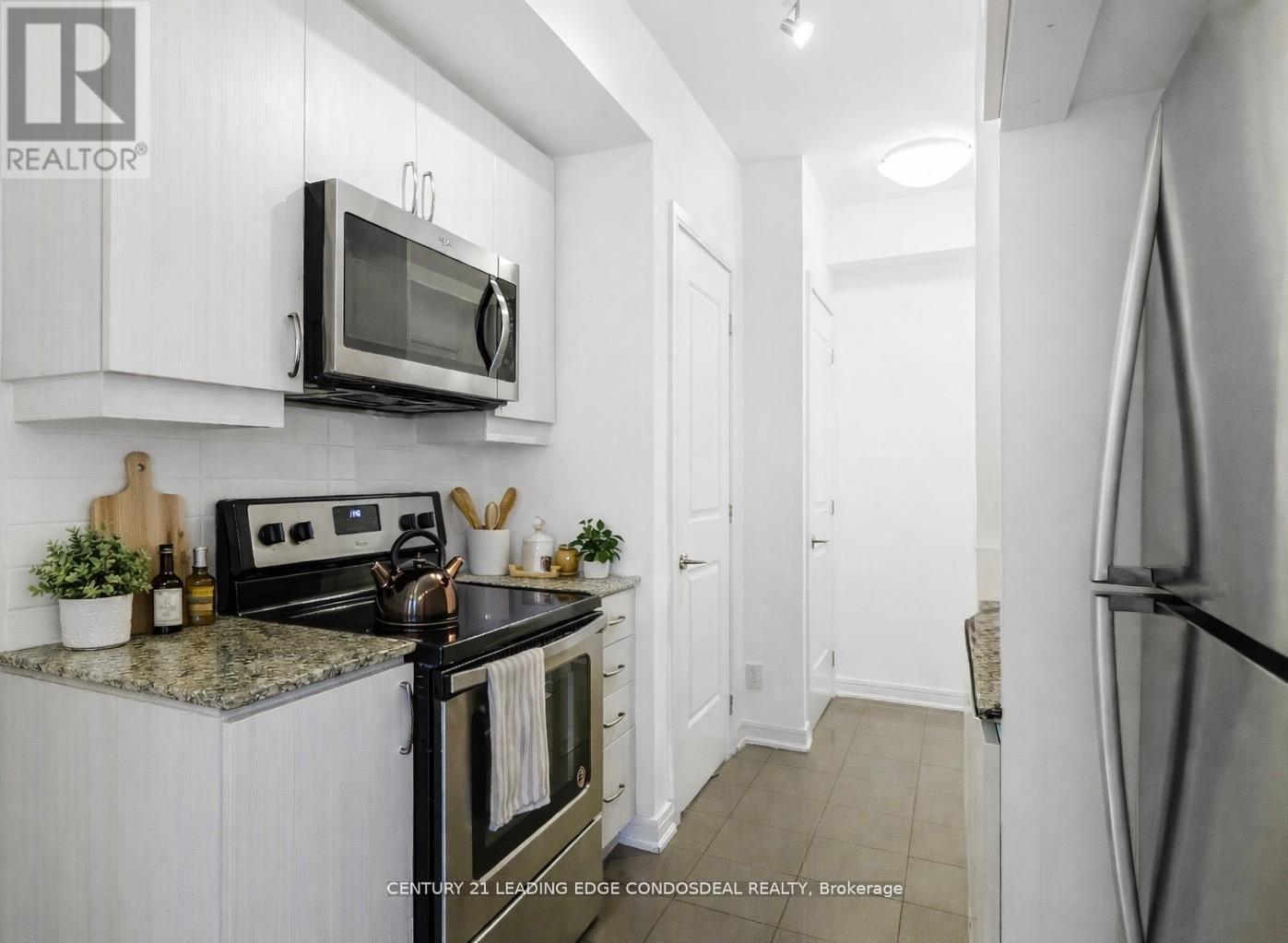 1712 - 9205 Yonge Street, Richmond Hill (Langstaff), Ontario  L4C 1V5 - Photo 2 - N13080676
