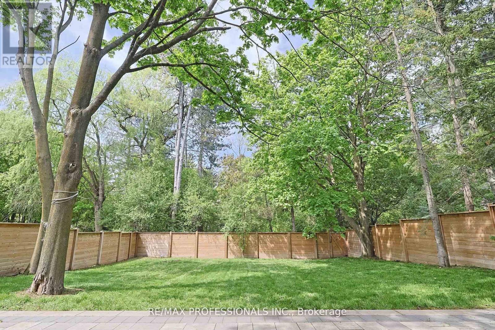 152 Wells Street, Aurora, Ontario  L4G 1T7 - Photo 37 - N13080702