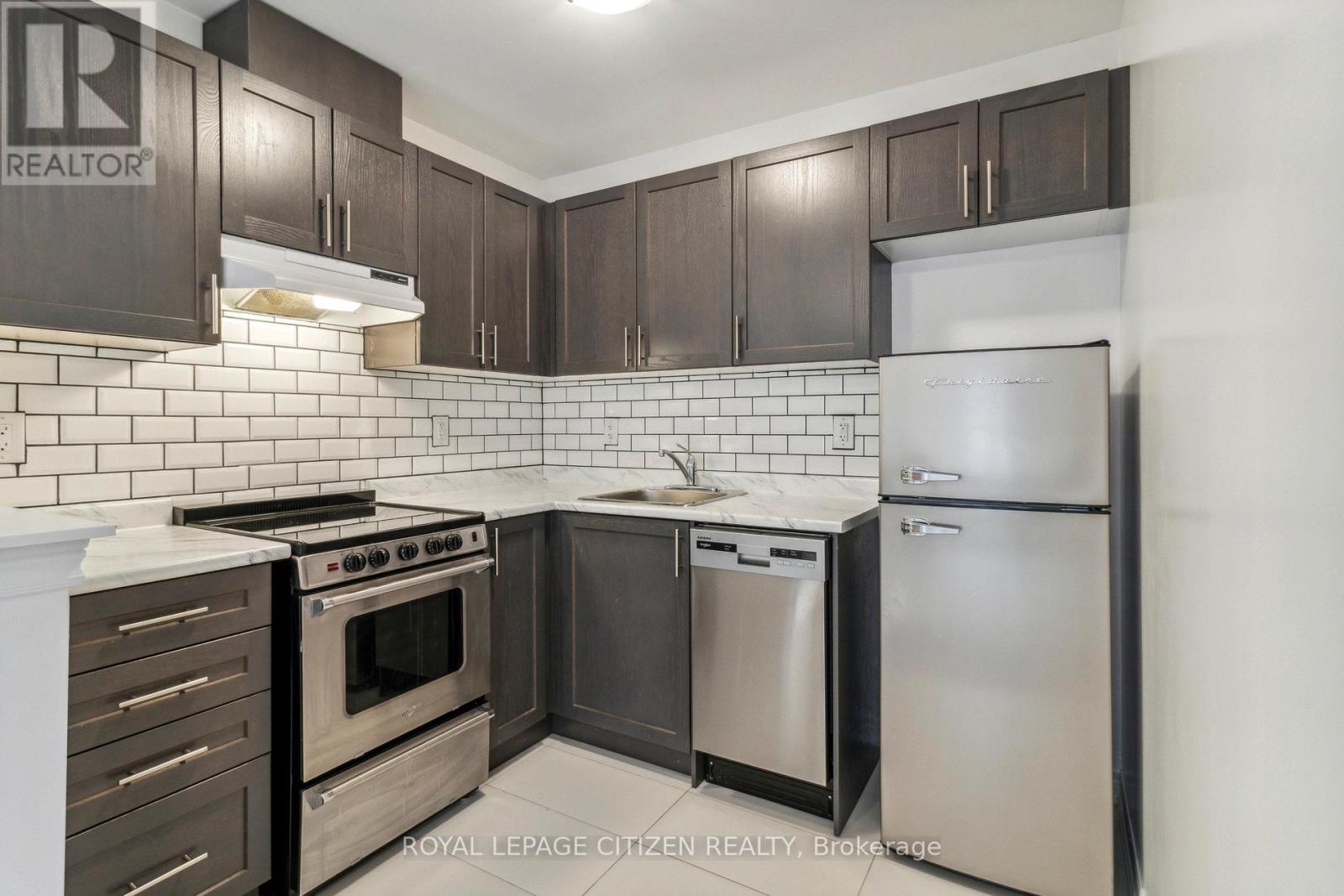 B - 526 WHITE'S HILL AVENUE, Markham, Ontario