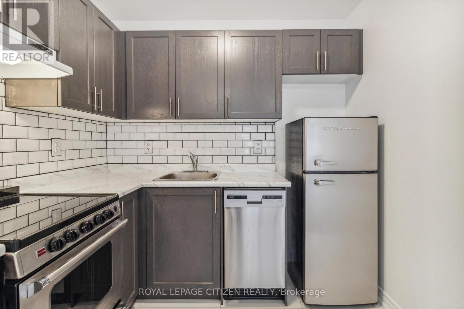 B - 526 White's Hill Avenue, Markham, Ontario  L6B 0J9 - Photo 24 - N13080714