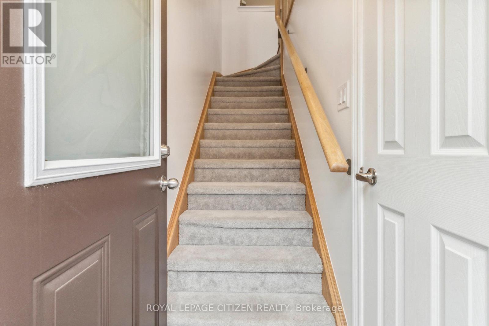 B - 526 White's Hill Avenue, Markham, Ontario  L6B 0J9 - Photo 9 - N13080714