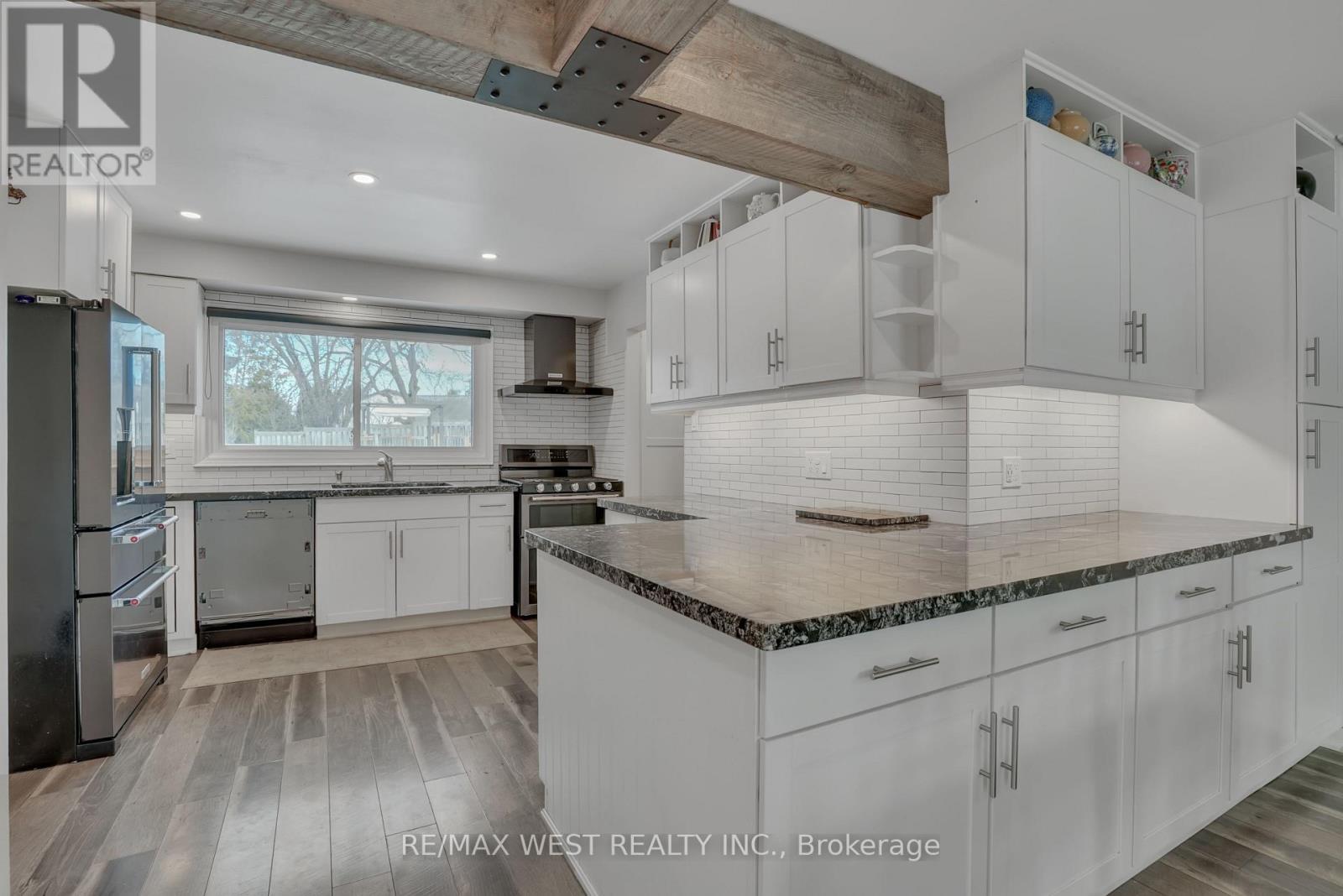 64 Heather Street, Barrie (Sunnidale), Ontario  L4N 4N1 - Photo 3 - S13080694
