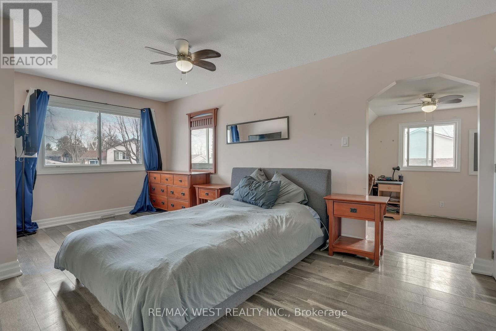 64 Heather Street, Barrie (Sunnidale), Ontario  L4N 4N1 - Photo 5 - S13080694