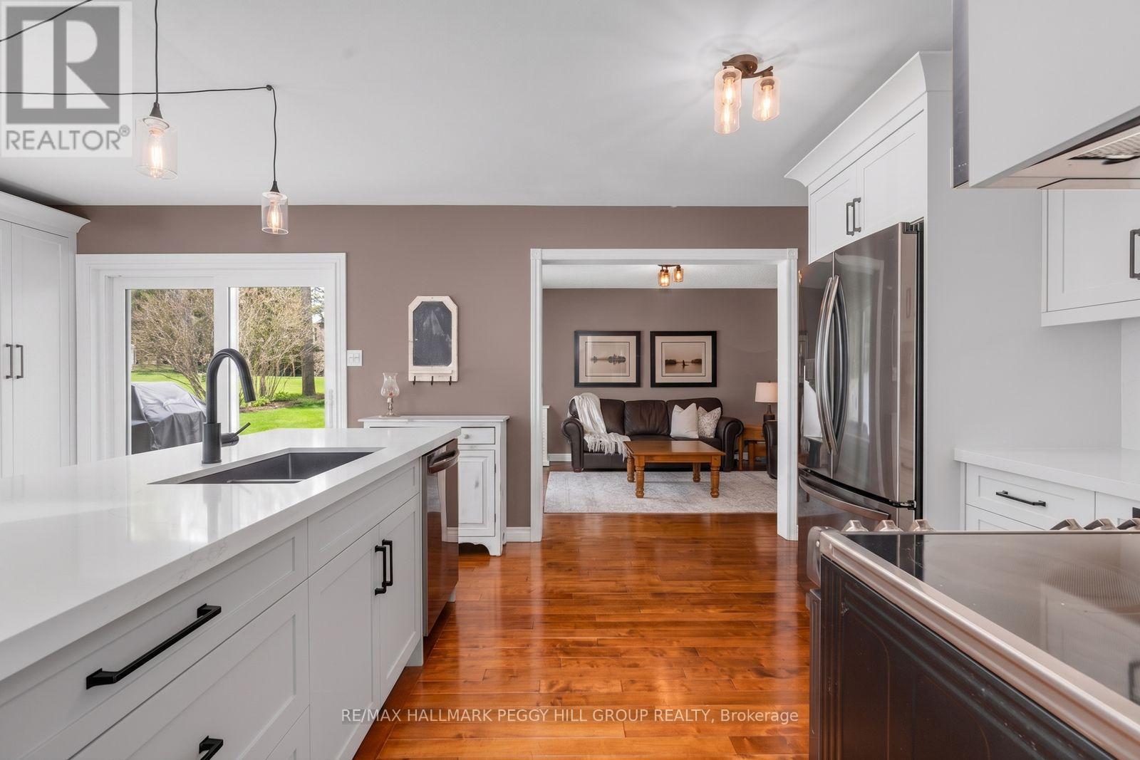 5 Campbell Court, Springwater (Hillsdale), Ontario  L0L 1V0 - Photo 4 - S13080720