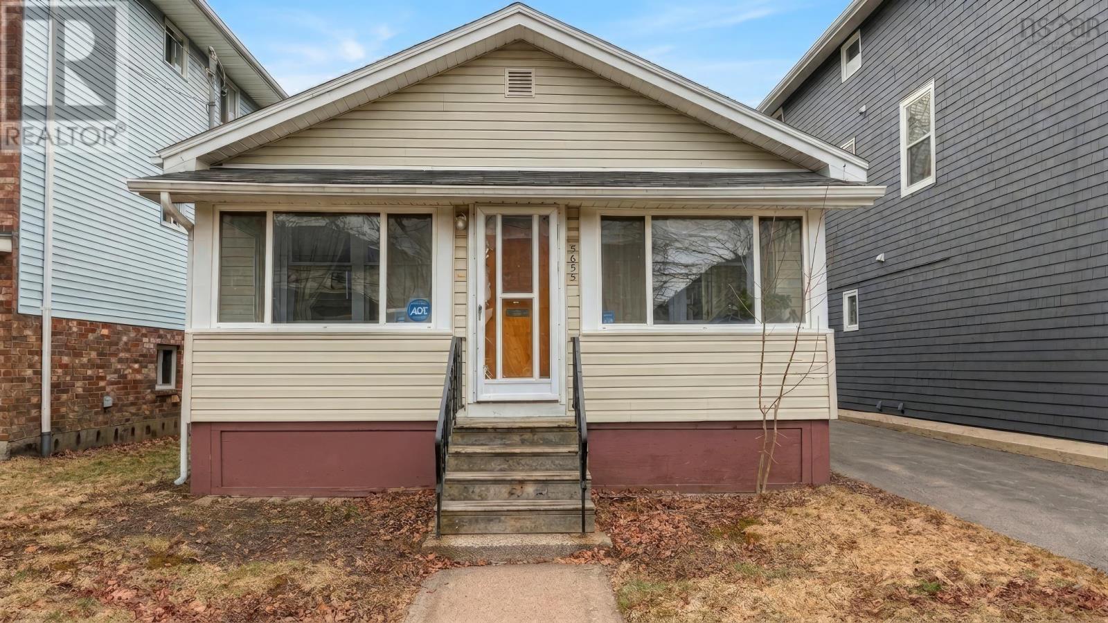 5655 Macara Street N, Halifax, Nova Scotia  B3K 1W3 - Photo 1 - 202607170