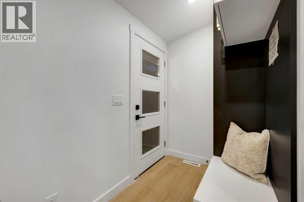 6316 Travois Crescent Nw, Calgary, Alberta  T2K 3S7 - Photo 2 - A2292570