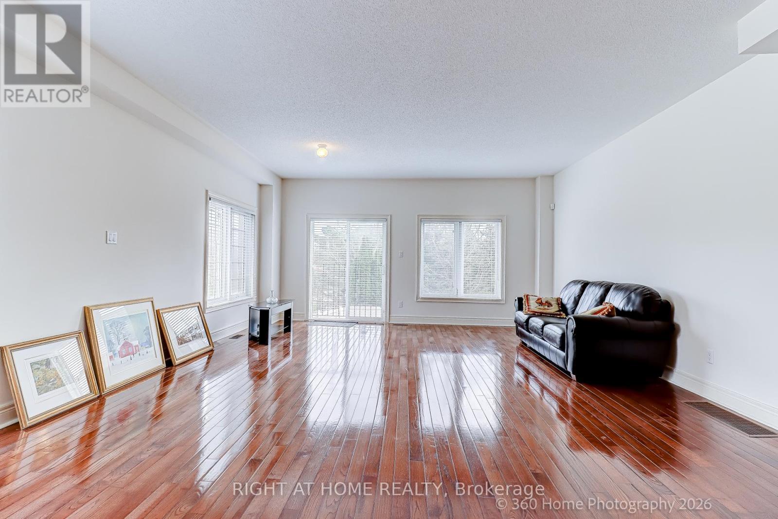 2 - 1130 Cawthra Road, Mississauga, Ontario  L5G 4V7 - Photo 2 - W13080568