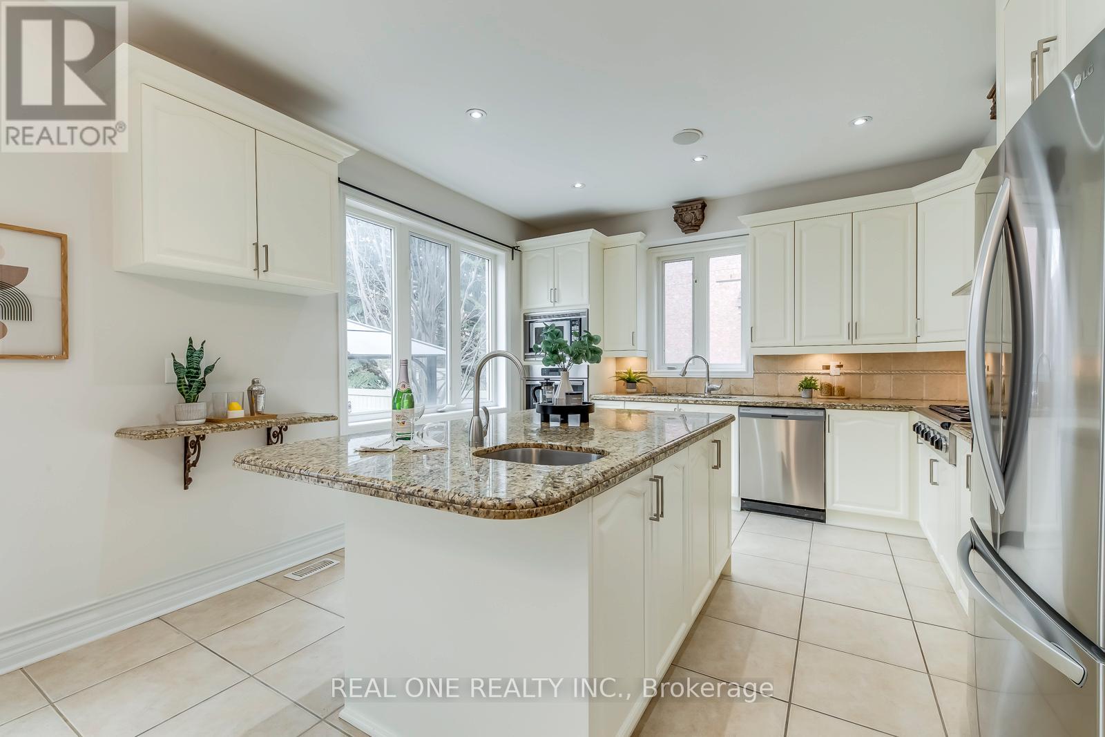 2326 Rockingham Drive, Oakville, Ontario  L6H 7J4 - Photo 12 - W13080594