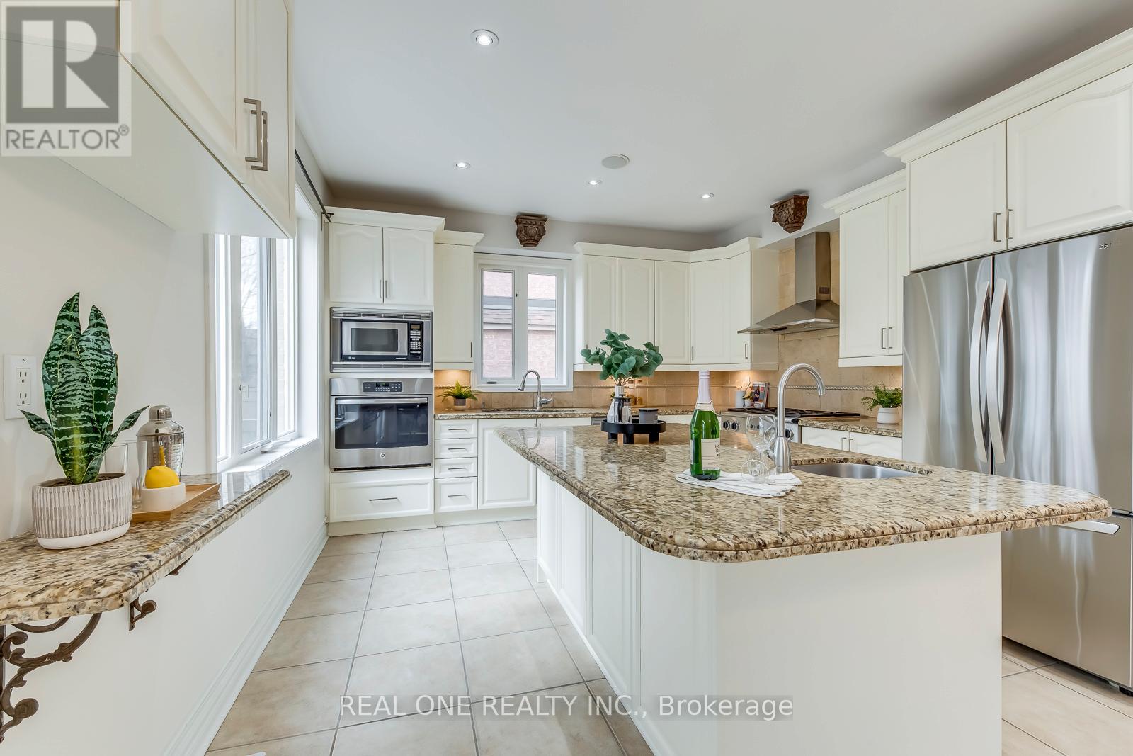 2326 Rockingham Drive, Oakville, Ontario  L6H 7J4 - Photo 13 - W13080594