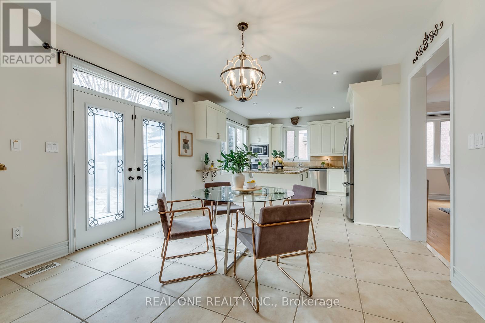 2326 Rockingham Drive, Oakville, Ontario  L6H 7J4 - Photo 15 - W13080594