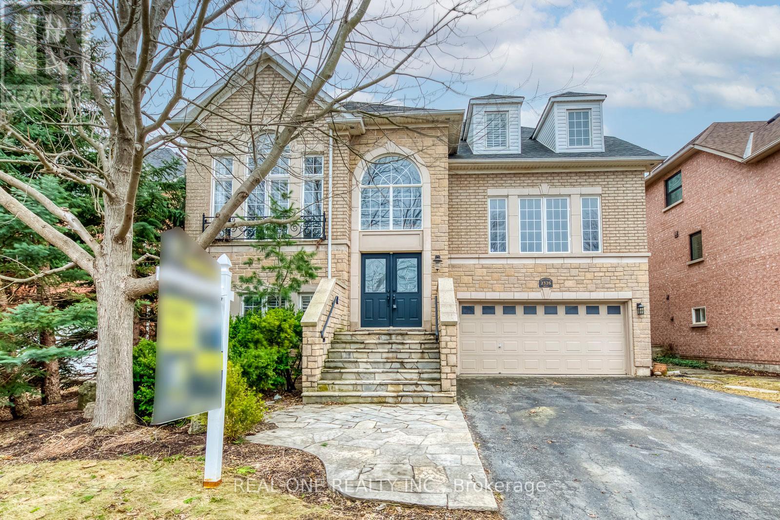 2326 Rockingham Drive, Oakville, Ontario  L6H 7J4 - Photo 2 - W13080594